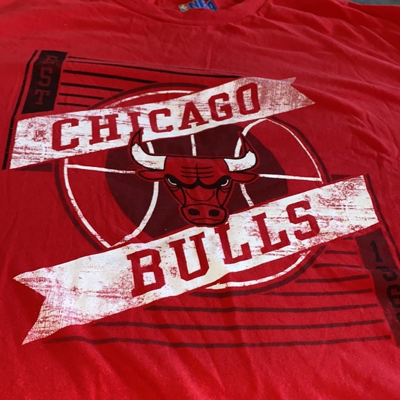 Chicago Bulls 2XL shirt - Picture 3 of 5